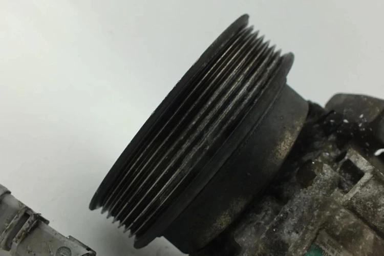 SPRĘŻARKA KLIMATYZACJI RENAULT CLIO III (2005-2009) 8200819568--A