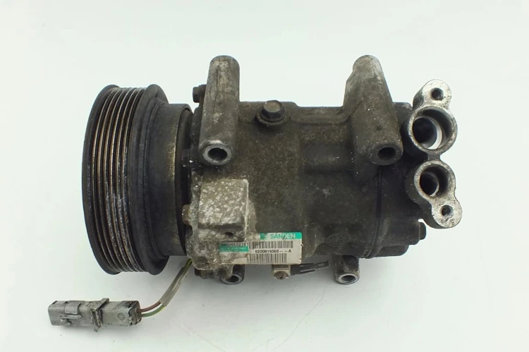 SPRĘŻARKA KLIMATYZACJI RENAULT CLIO III (2005-2009) 8200819568--A