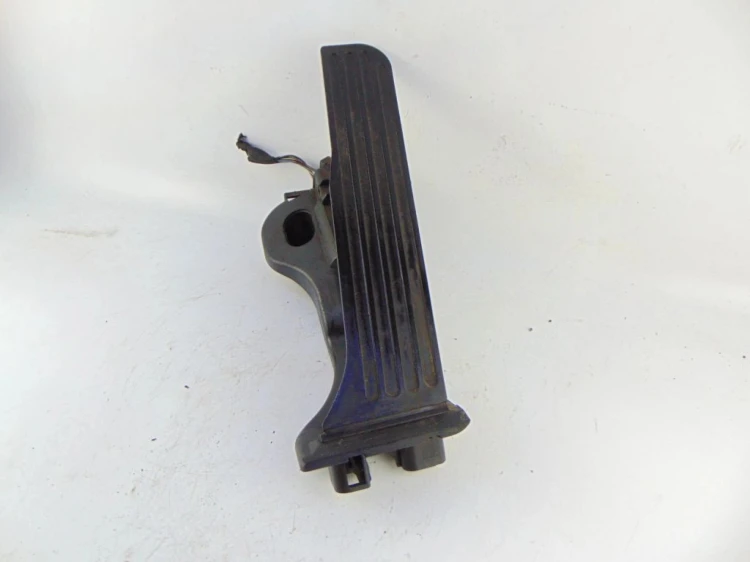 PEDAŁ GAZU POTENCJOMETR VOLKSWAGEN PASSAT B6 1K1723503L