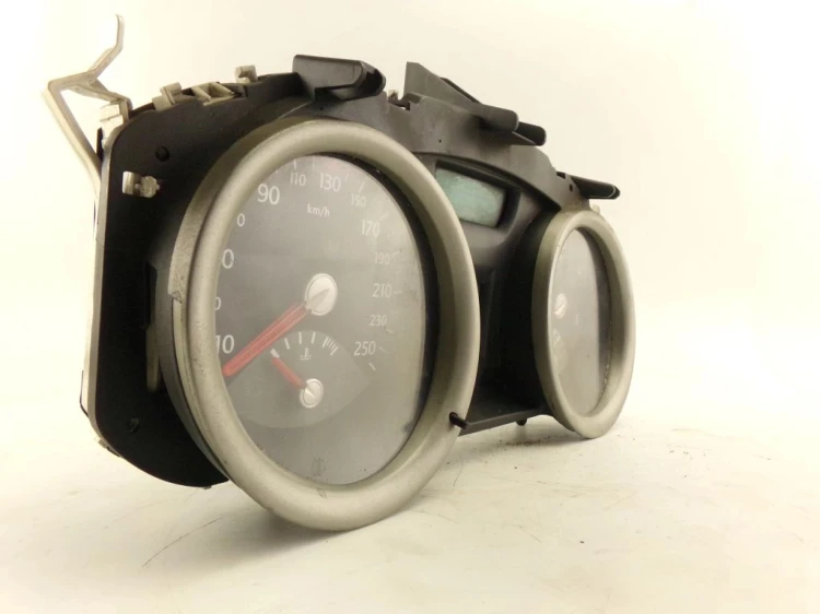 LICZNIK RENAULT MEGANE II (2002-2005) 1.5 DCI 8200399695 D