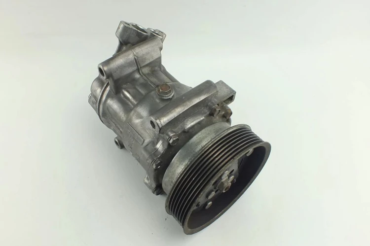 SPRĘŻARKA KLIMATYZACJI RENAULT CLIO III (2005-2009) 8200819568
