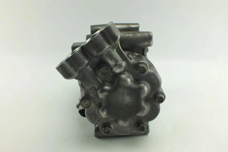 SPRĘŻARKA KLIMATYZACJI RENAULT CLIO III (2005-2009) 8200819568