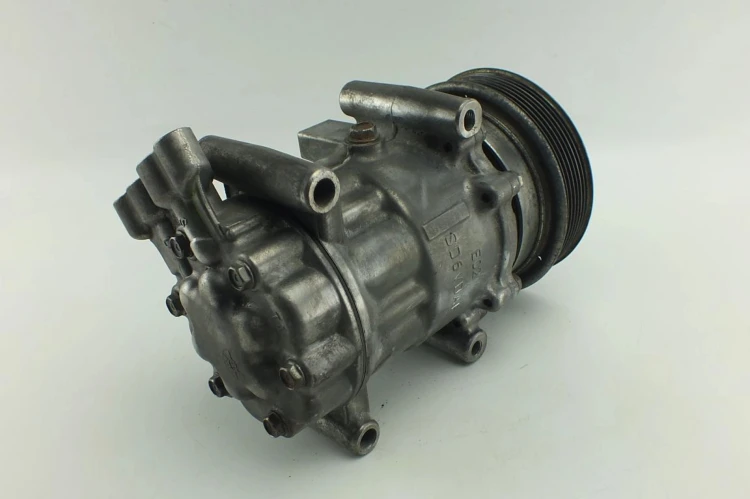 SPRĘŻARKA KLIMATYZACJI RENAULT CLIO III (2005-2009) 8200819568