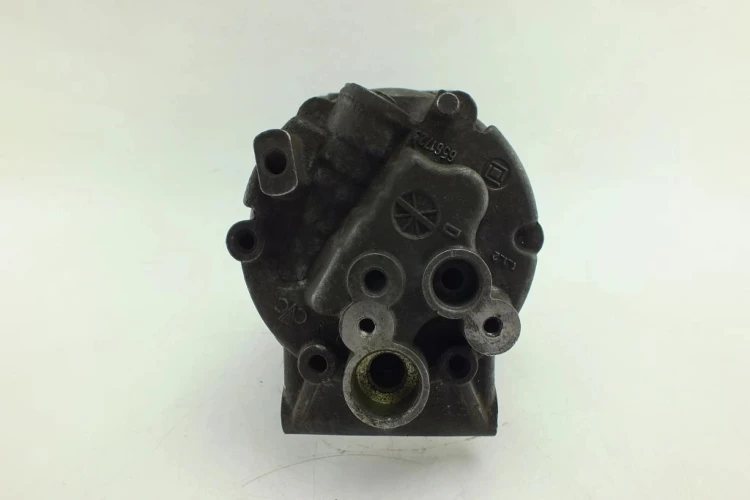 SPRĘŻARKA KLIMATYZACJI RENAULT MEGANE II (2002-2005) 1.9 DCI 8200053264