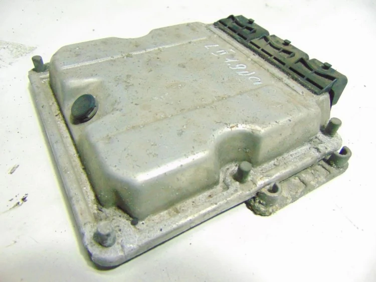 KOMPUTER STEROWNIK SILNIKA RENAULT LAGUNA II (2001-2005) 1.9 DCI 8200153946