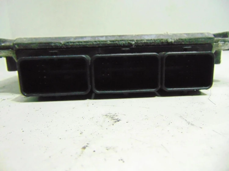 KOMPUTER STEROWNIK SILNIKA RENAULT LAGUNA II (2001-2005) 1.9 DCI 8200153946