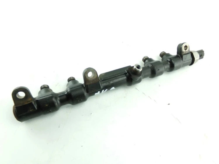 LISTWA WTRYSKOWA FORD MONDEO MK3 (2001-2007) 2S7Q-90280-AE