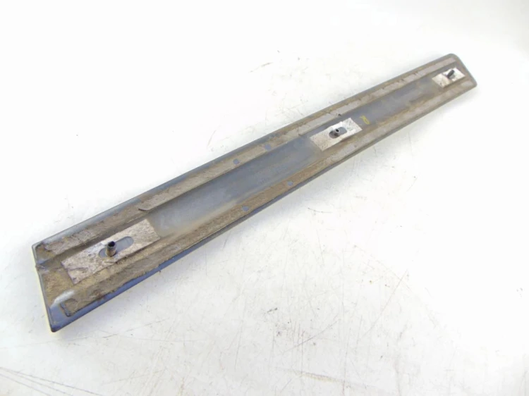 LISTWA BŁOTNIKA PRAWY TYŁ AUDI A3 8P (2004-2008) 1.6 8v 8P3853984
