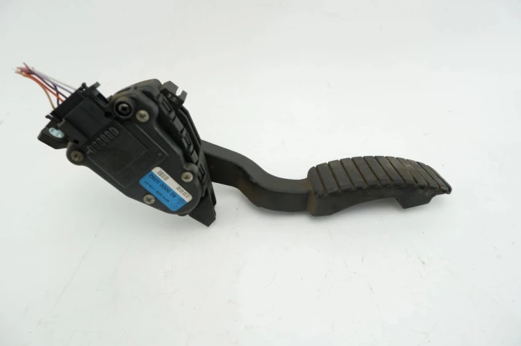 PEDAŁ GAZU POTENCJOMETR RENAULT LAGUNA II (2001-2005) 1.8 16V 8200003392