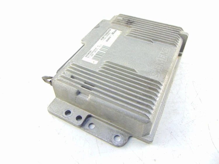 KOMPUTER STEROWNIK SILNIKA RENAULT MEGANE I (1996-1999) 1.6 BENZ 7700105983
