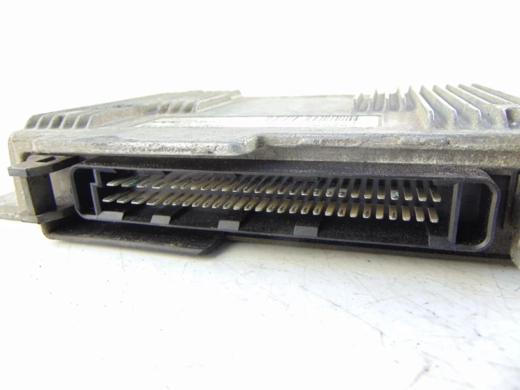 KOMPUTER STEROWNIK SILNIKA RENAULT MEGANE I (1996-1999) 1.6 BENZ 7700105983