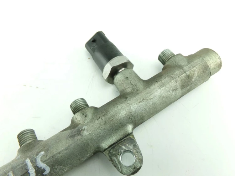 LISTWA WTRYSKOWA RENAULT LAGUNA II (2001-2005) 1.9 DCI 7700111013