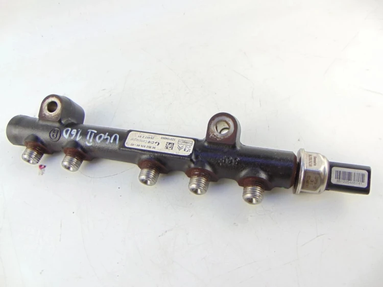 LISTWA WTRYSKOWA VOLVO V40 II CROSS COUNTRY 1.6 D2 9685297580-02
