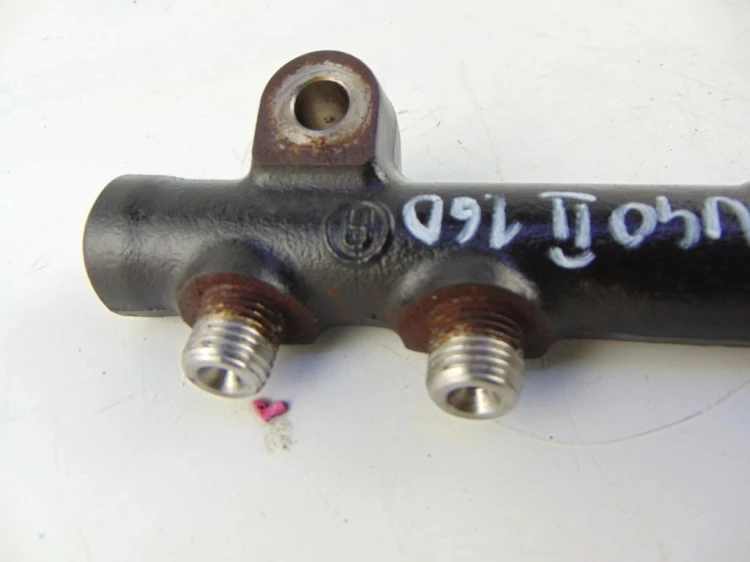 LISTWA WTRYSKOWA VOLVO V40 II CROSS COUNTRY 1.6 D2 9685297580-02