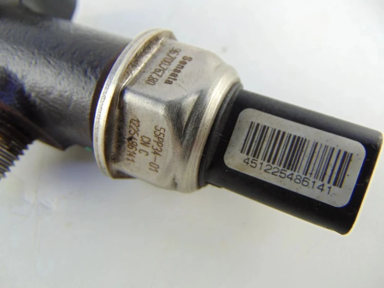 LISTWA WTRYSKOWA VOLVO V40 II CROSS COUNTRY 1.6 D2 9685297580-02