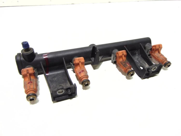 LISTWA WTRYSKOWA PEUGEOT 206 (1998-2002) 9650764780