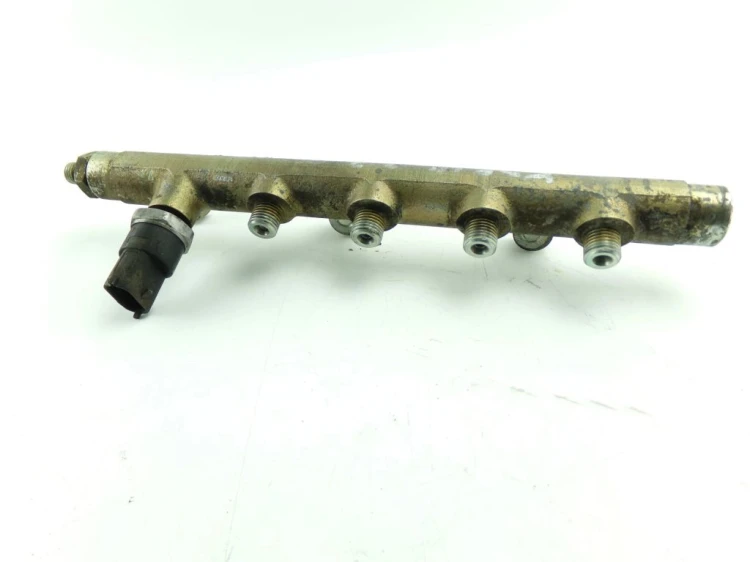 LISTWA WTRYSKOWA RENAULT ESPACE III (1997-2000) 1,9 DTI 8200010077