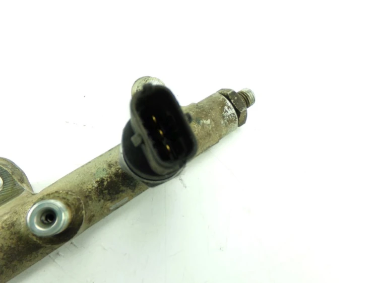 LISTWA WTRYSKOWA RENAULT ESPACE III (1997-2000) 1,9 DTI 8200010077