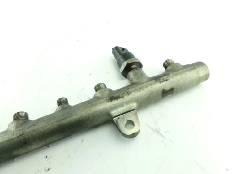 LISTWA WTRYSKOWA RENAULT LAGUNA II (2001-2005) 1.9 DCI 7700111013
