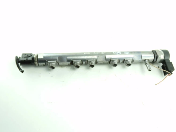 LISTWA WTRYSKOWA BMW E82 (2007-2011) 120D N47D20C 177KM 780912803