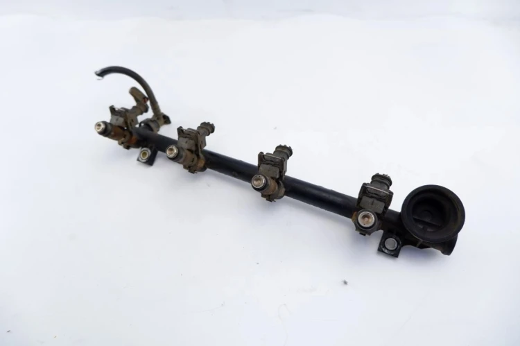 LISTWA WTRYSKOWA RENAULT MEGANE I (1996-1999) 1.4 16V 7700112519