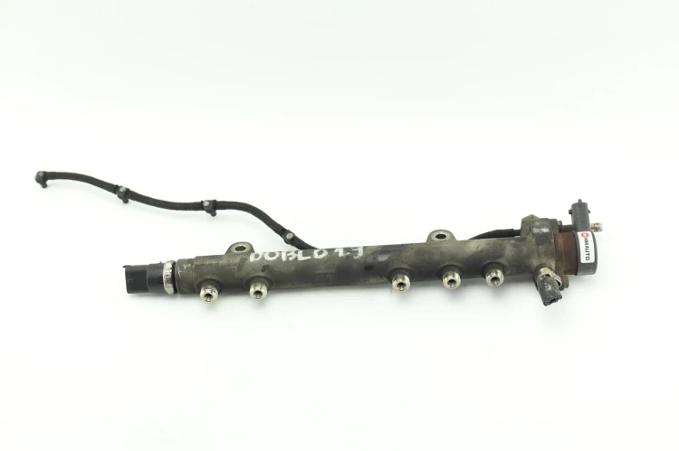 LISTWA WTRYSKOWA FIAT DOBLO I (2000-2010) 46817523