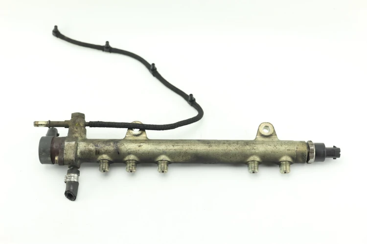 LISTWA WTRYSKOWA FIAT DOBLO I (2000-2010) 46817523