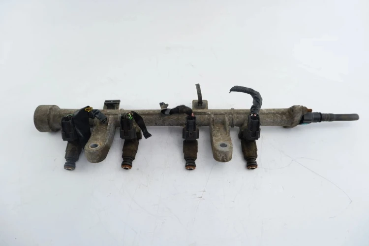 LISTWA WTRYSKOWA HYUNDAI GETZ 35310-22600
