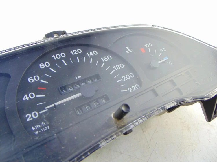 LICZNIK OPEL ASTRA 90452686