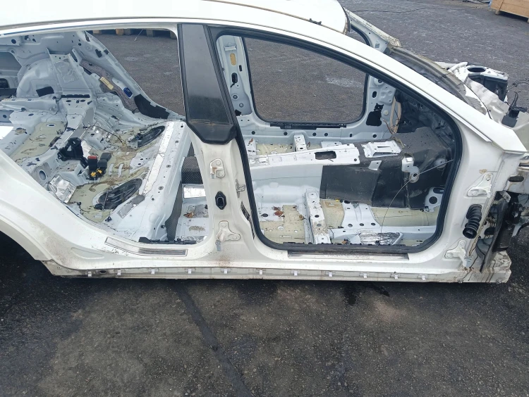 PRÓG PRAWY SŁUPEK ŚRODKOWY MERCEDES CLS X218 (2012-2014) 3.0 CDI 265KM