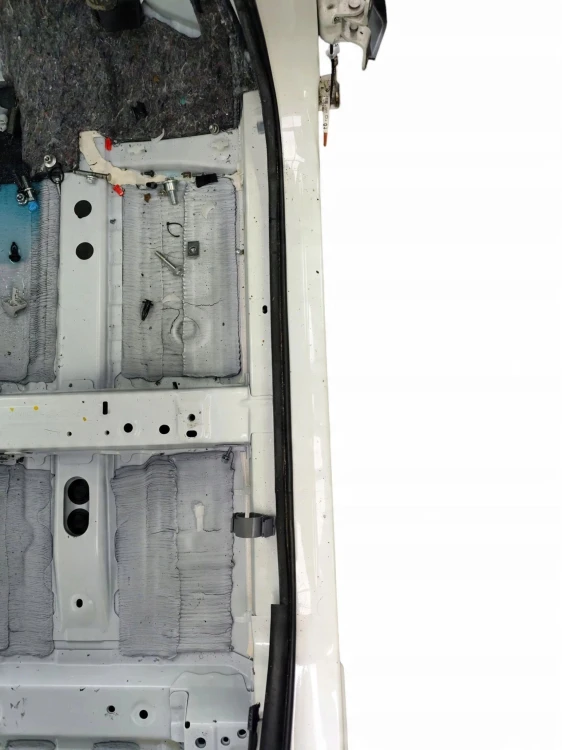 PRÓG PRAWY SŁUPEK ŚRODKOWY TOYOTA PRIUS IV (2016-2019) 1.8 HYBRID 122KM