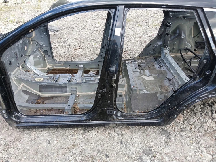 PRÓG LEWY SŁUPEK ŚRODKOWY RENAULT KADJAR (2015-2018) 1.2 TCE 130KM