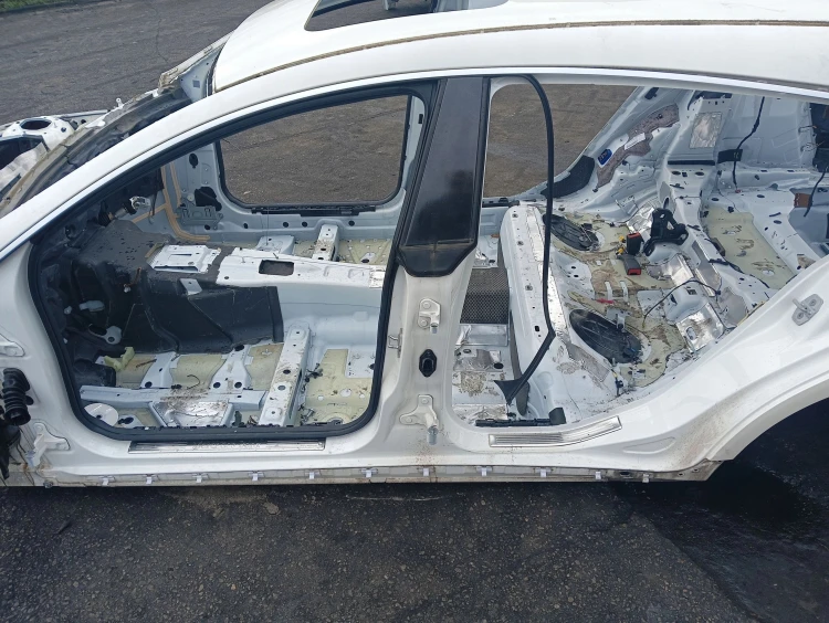 PRÓG LEWY SŁUPEK ŚRODKOWY MERCEDES CLS X218 (2012-2014) 3.0 CDI 265KM