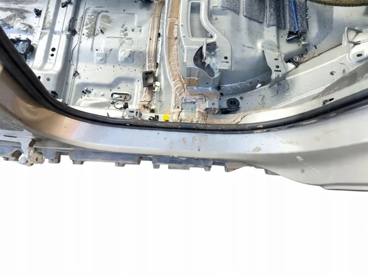 PRÓG LEWY SŁUPEK ŚRODKOWY VOLVO V60 II (2018-2023) 2.0 D3 150KM