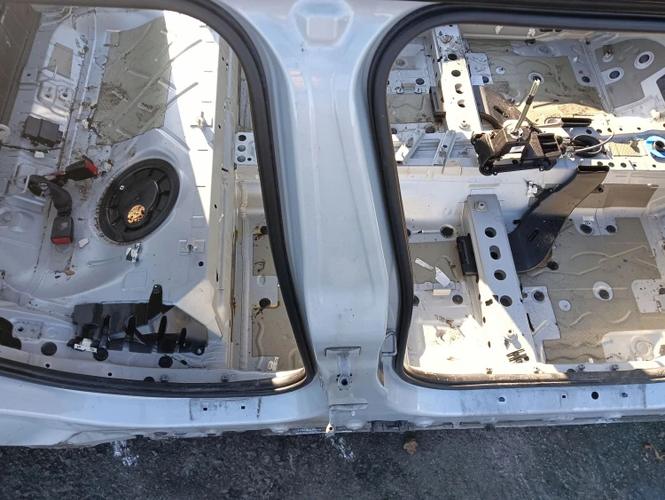 PRÓG PRAWY SŁUPEK ŚRODKOWY MINI CLUBMAN F54 (2015-2019) 2.0 D 150KM
