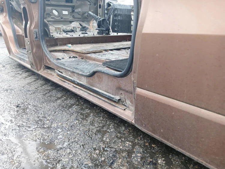 PRÓG LEWY SŁUPEK ŚRODKOWY OPEL VIVARO B (2014-2019) 1.6 CDTI 120KM