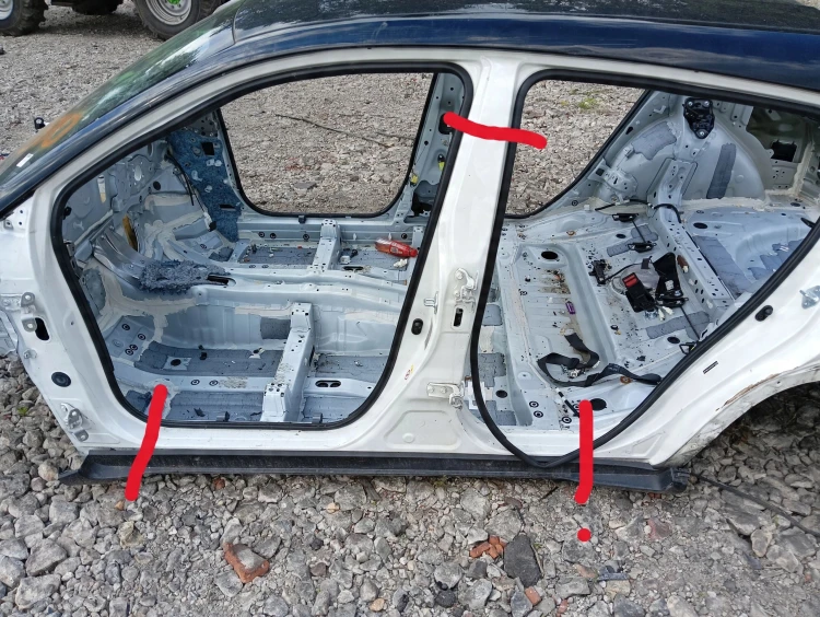 PRÓG LEWY SŁUPEK ŚRODKOWY TOYOTA C-HR (2016-2019) 1.8 HYBRID 122KM