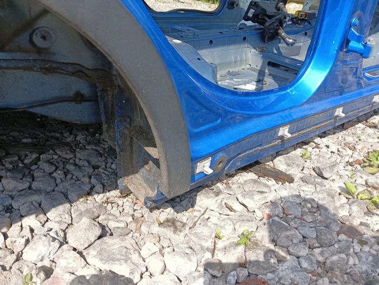 PRÓG PRAWY SŁUPEK ŚRODKOWY MERCEDES GLA X156 (2013-2017) 2.2 CDI 136KM