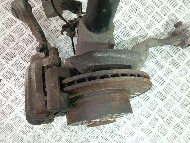 ZWROTNICA AMORTYZATOR PRAWY PRZÓD BMW F21 (2011-2015) 2.0 D 143KM 6791575