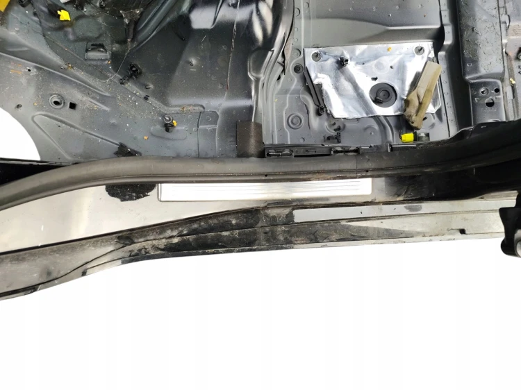 PRÓG PRAWY SŁUPEK ŚRODKOWY MERCEDES CLS C218 (2012-2014) 2.2 CDI 204KM