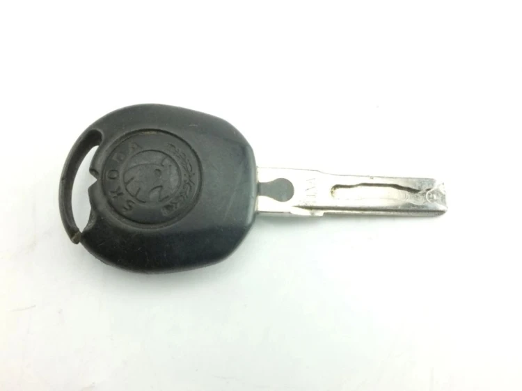 STACYJKA SKODA FABIA II(2007-2014) 1.9 TDI 6R0905851D