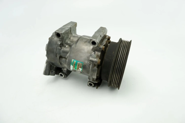 SPRĘŻARKA KLIMATYZACJI RENAULT CLIO II LIFT (2003-2005) 7700273801
