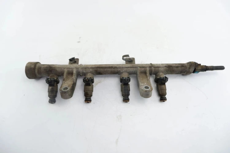 LISTWA WTRYSKOWA HYUNDAI GETZ 35310-22600