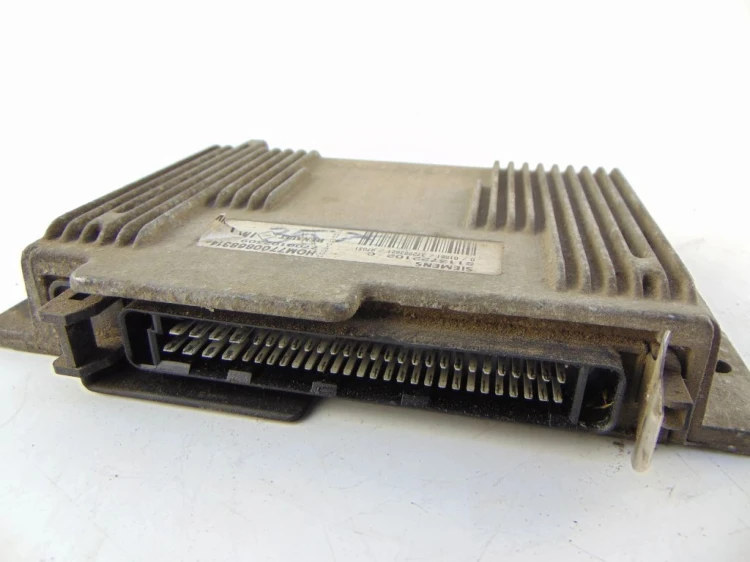 KOMPUTER STEROWNIK SILNIKA RENAULT LAGUNA I 2.0 16V 7700102309