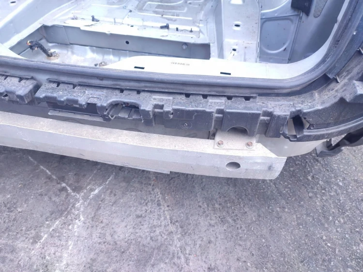 PAS TYLNY Z WANNĄ BMW X3 F25 (2010-2014) 2.0 D 184KM