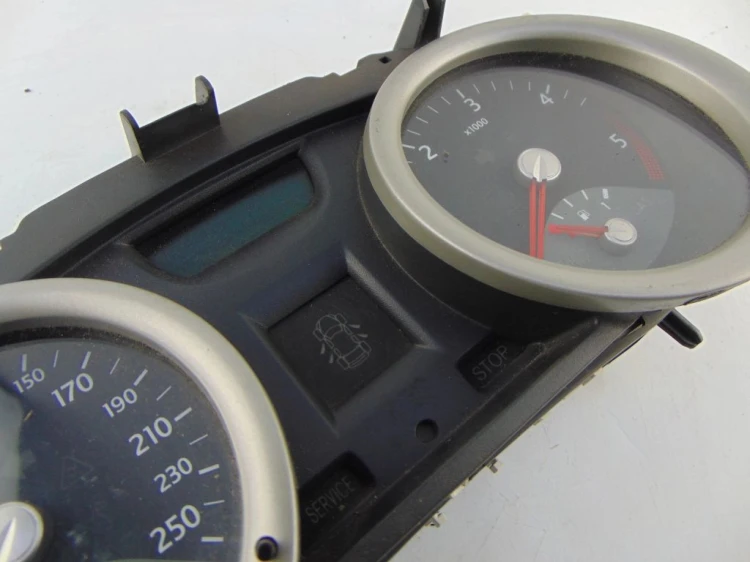 LICZNIK RENAULT MEGANE II (2002-2005) 1.5 DCI 8200399695 D