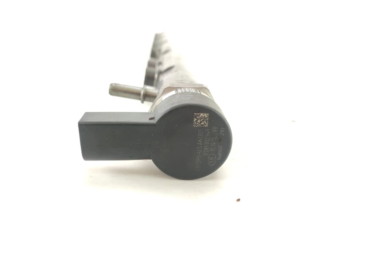 LISTWA WTRYSKOWA BMW 6 F13 (2010-2014) 3.0 D 313KM 0445216031