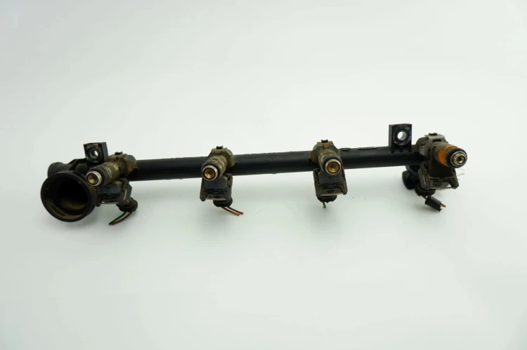 LISTWA WTRYSKOWA RENAULT MEGANE I (1996-1999) 1.4 16V 7700112519