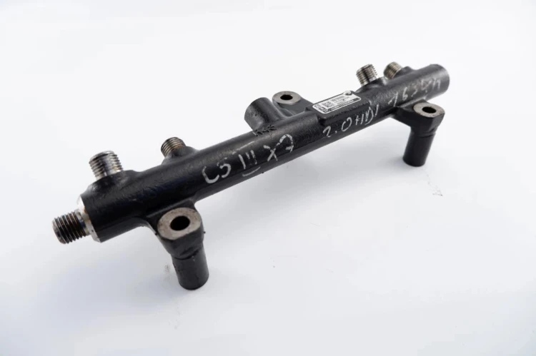 LISTWA WTRYSKOWA CITROEN C5 III (2008 -) 9681909680