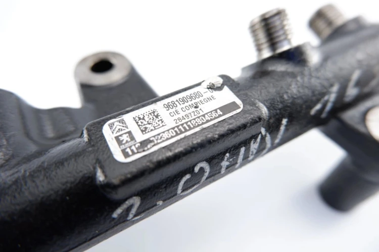 LISTWA WTRYSKOWA CITROEN C5 III (2008 -) 9681909680